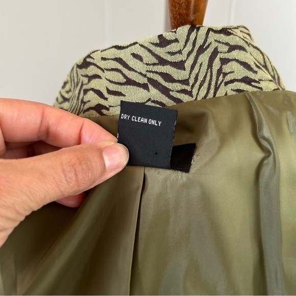 Women’s Green & Black Zebra Print Blazer Size 12 Single Breast R.Q.T - Picture 7 of 7